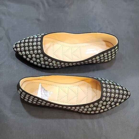 BRAND NEW FOREVER STUDDED POINTED TOE WOMEN"S BALLET FLATS - Picture 5 of 13